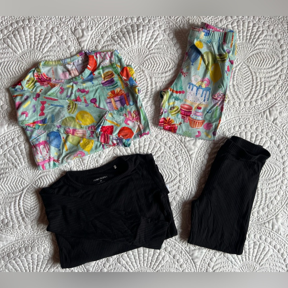 EUC Posh Peanut 2 piece pajama sets.